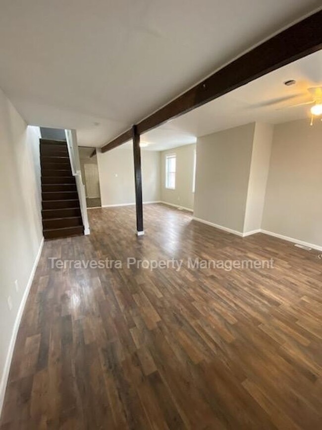 Building Photo - Very Large Newly Renovated - 3 Bed 1 Bath ...