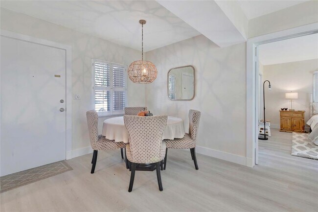 Building Photo - 3755 S School Ave