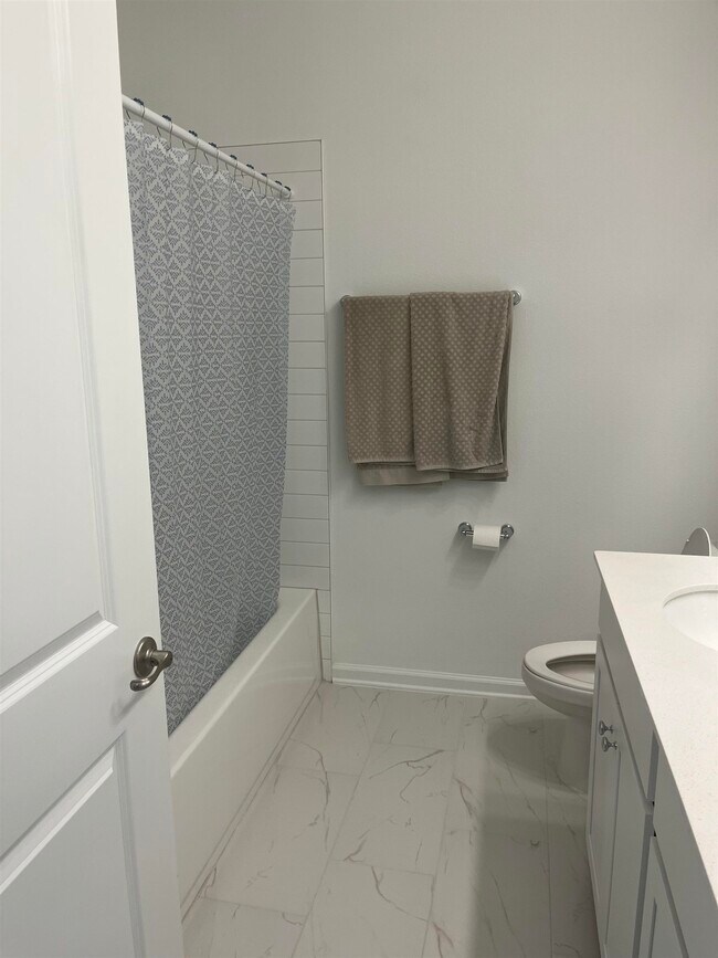 Building Photo - 207 Silver Myrtle Ct