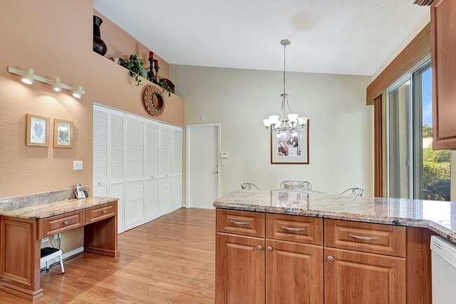 Building Photo - 4489 Kensington Park Way