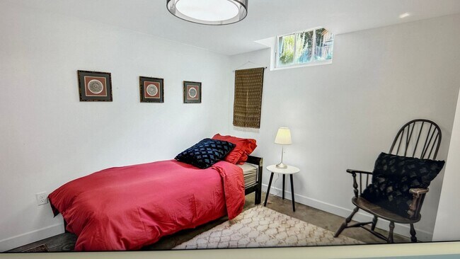 Building Photo - Stunning 3 bed/2bath remodeled home, with full ADU! Pets ok Move in Special!