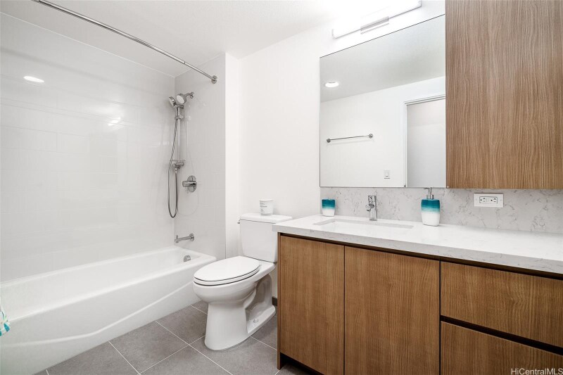 Building Photo - 1391 Kapiolani Blvd