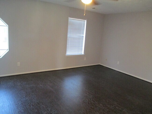 Building Photo - 16714 Cheshire Pl Dr