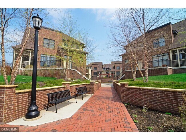Building Photo - 851 River Mews Ct
