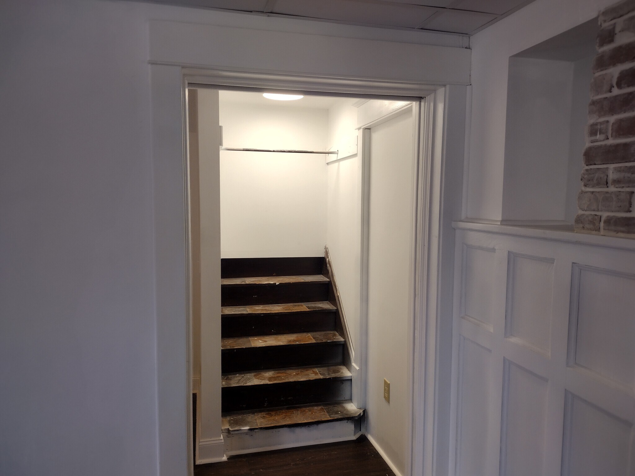 Building Photo - 337 W South St