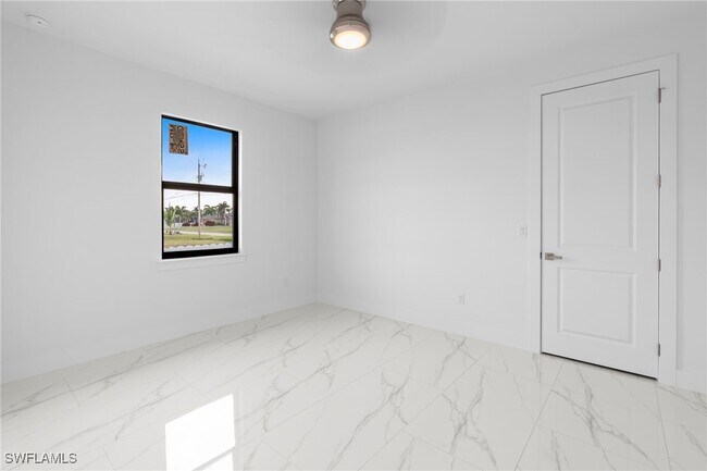 Building Photo - 1639 NW 33rd Ave