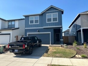 Building Photo - Newer 4 bedroom 2.5 bathroom house!