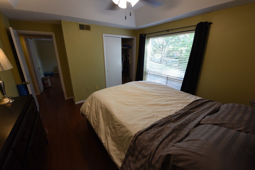Building Photo - 55 Hanover Cir