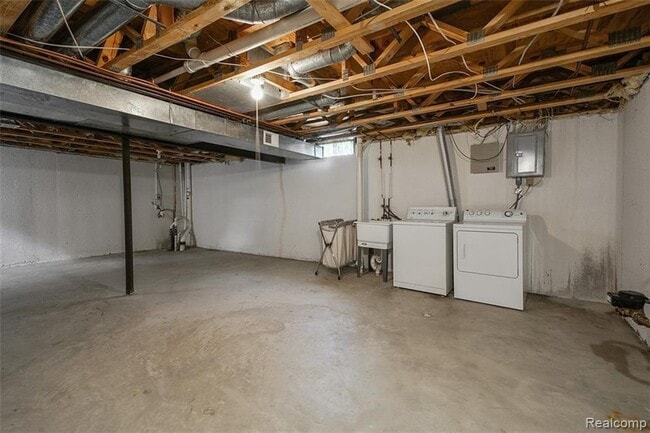 Building Photo - 41306 Cornell Dr