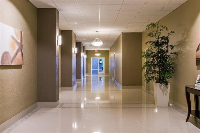 Building Photo - 4250 Galt Ocean Dr