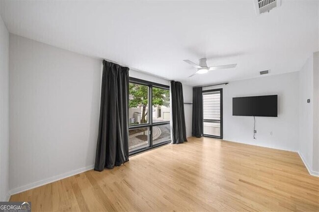 Building Photo - 1364 Rietveld Row NW