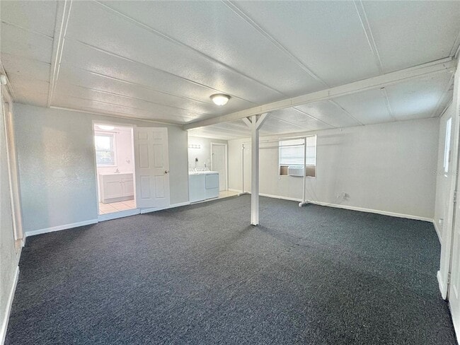 Building Photo - 674 Avenue L SE