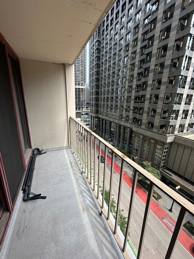 Building Photo - 200 N Dearborn St
