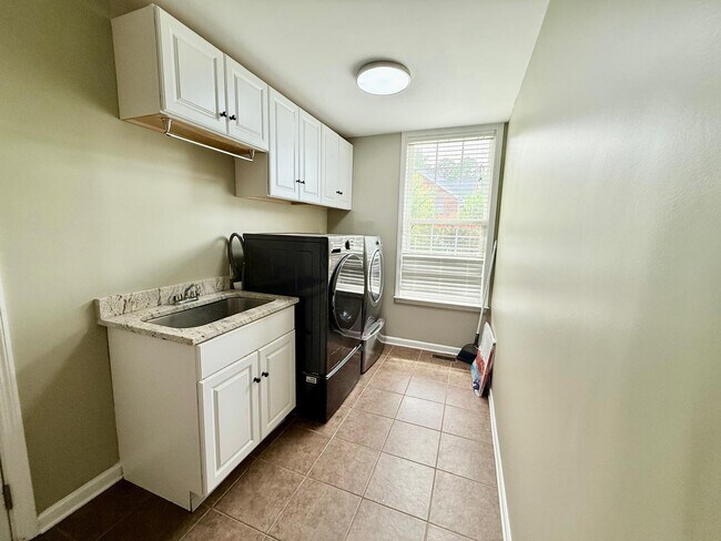 Building Photo - 1009 Providence Forest Dr