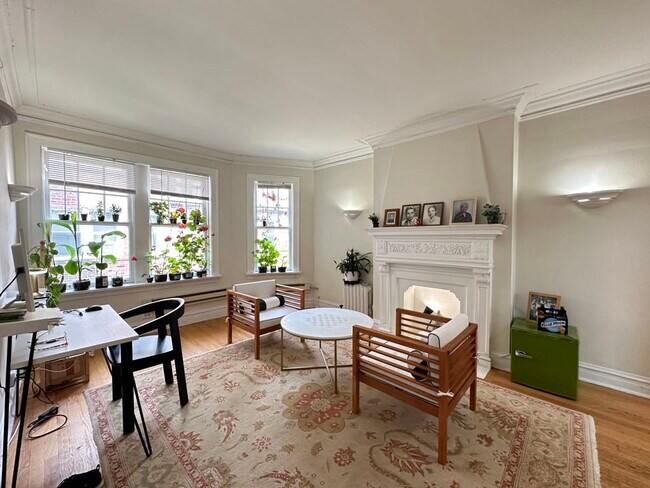 Building Photo - 918 Green Bay