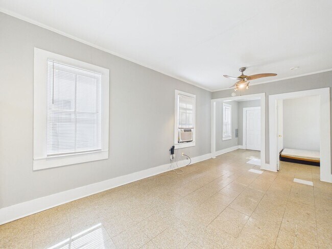 Building Photo - COMING SOON! 1 Bed, 1 Bath Cottage Near UL!