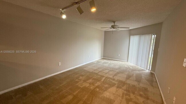 Building Photo - 9933 Nob Hill Ln