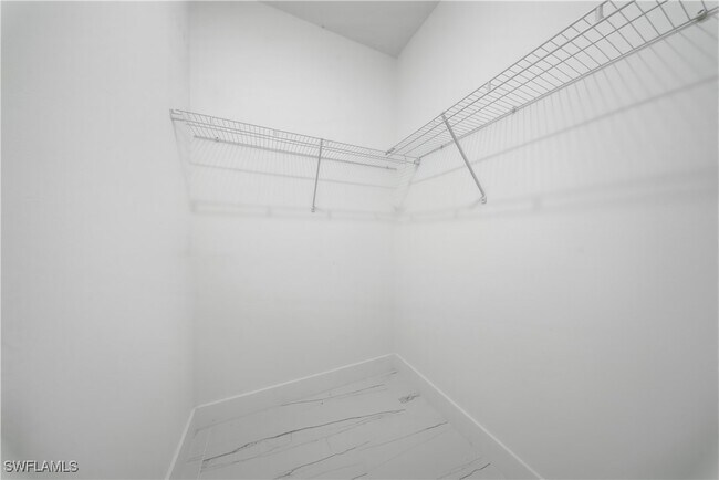 Building Photo - 1124 NE 35th Ln