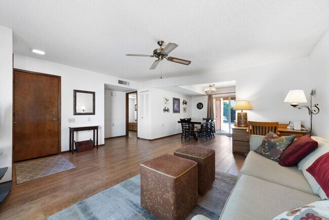 Building Photo - 821 Leisure World