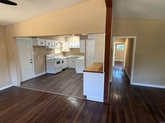 Building Photo - 34 Belmont Dr