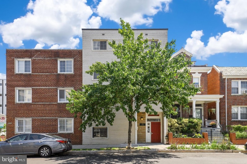Building Photo - 718 Park Rd NW