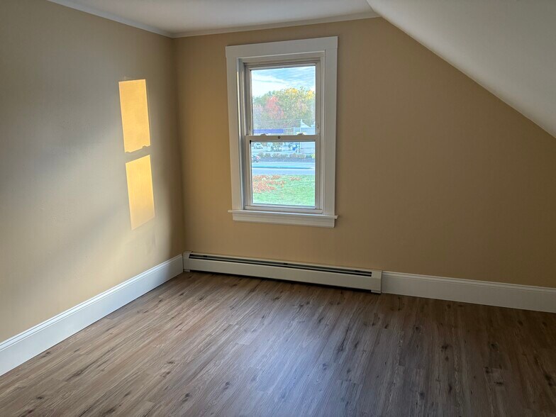 Building Photo - 261 Shaker Rd