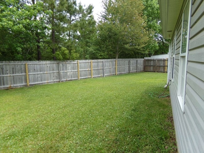 Building Photo - Just minutes from Cherry Point MCAS