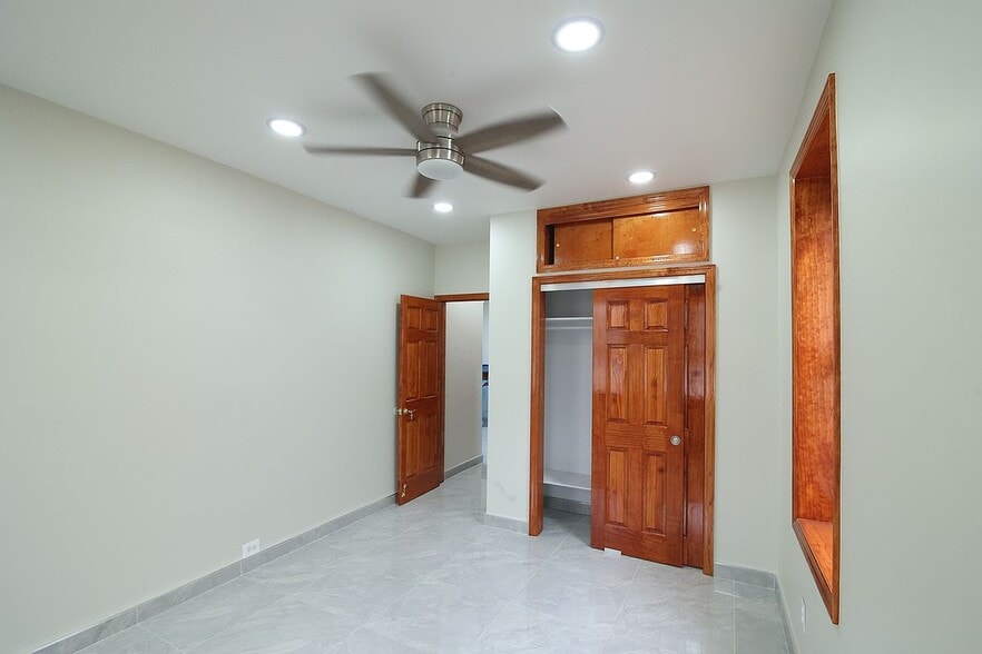 Building Photo - 1711 Davidson Ave