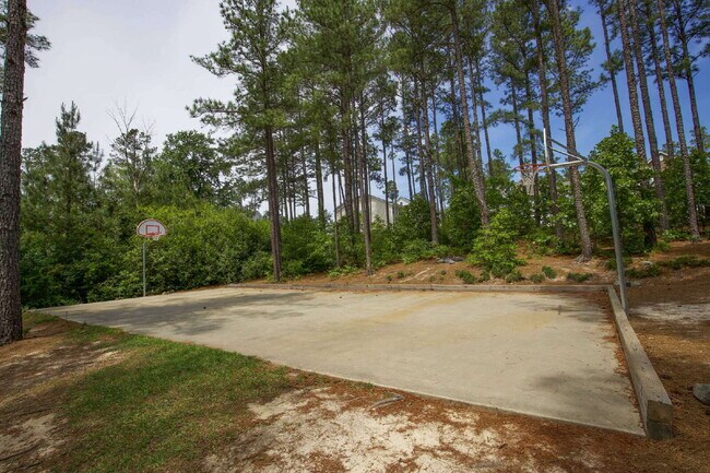 Building Photo - "Spacious 4-Bedroom Home with 2.5 Baths in...