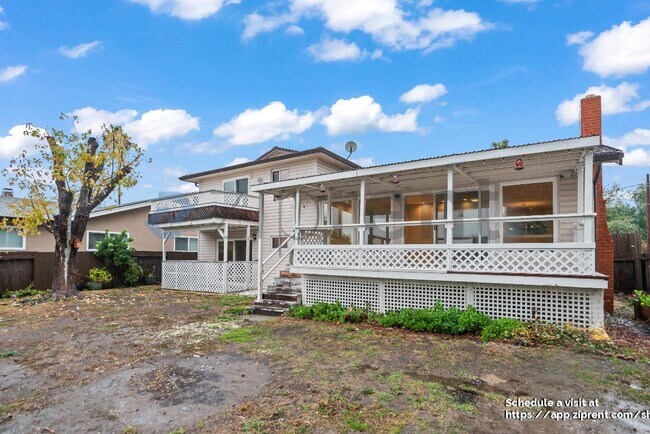 Building Photo - 48 N Lake Dr