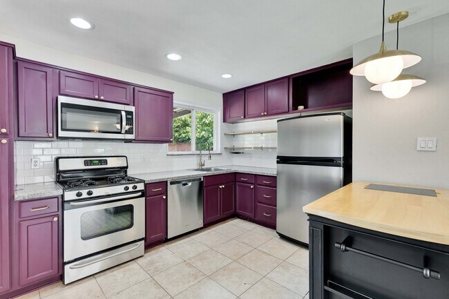 Building Photo - 7107 Cherry Meadow Dr