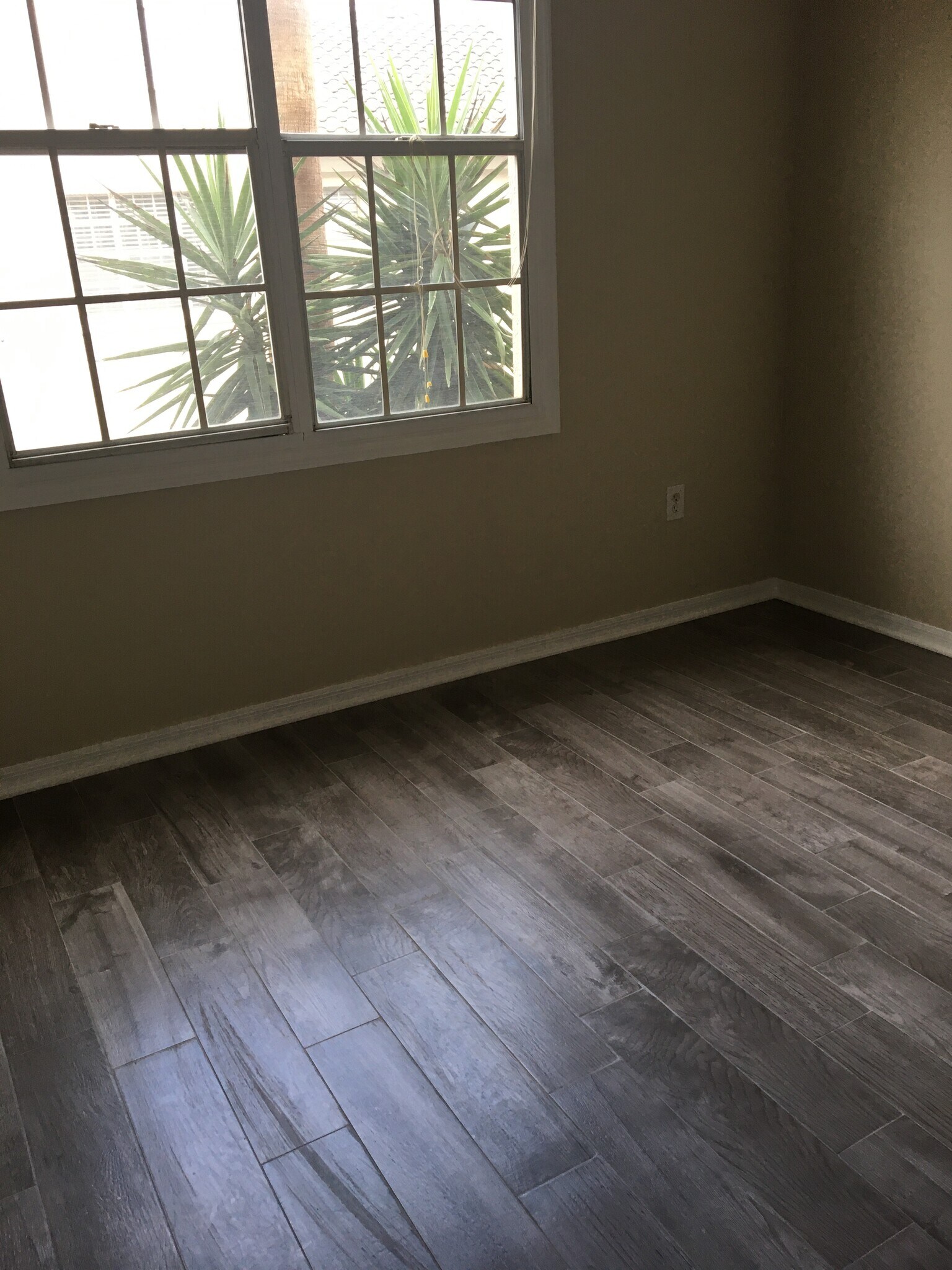 Building Photo - 501 Knights Run Ave