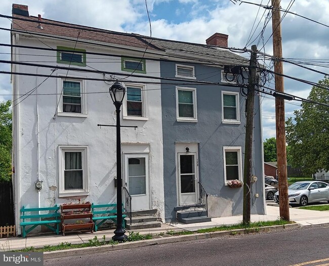 Building Photo - 128 High St