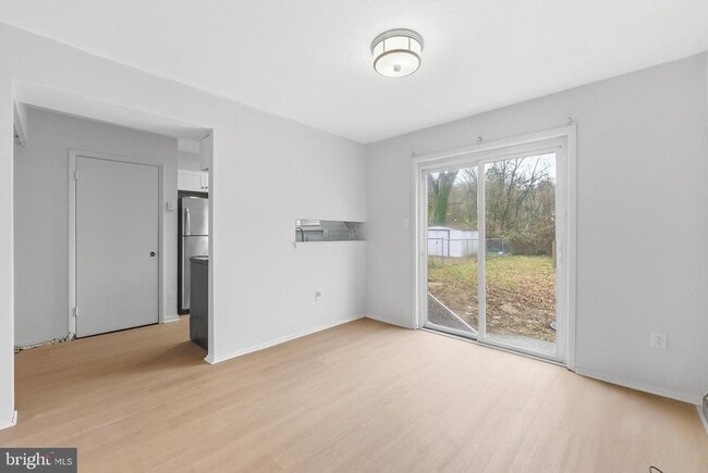 Building Photo - 548 Loch Lomond Dr