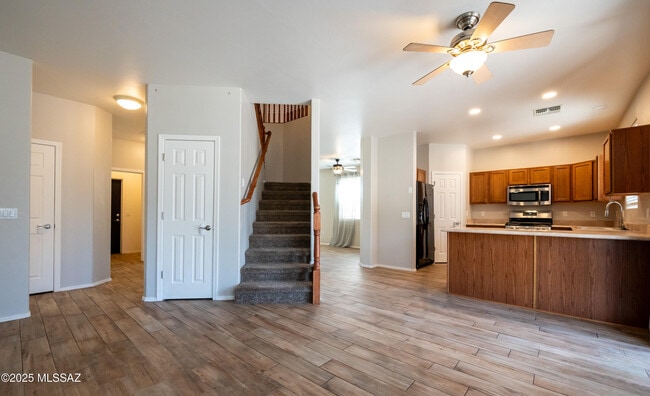 Building Photo - 27 W Camino Rancho Quito