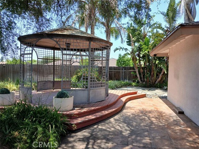 Building Photo - 444 Redlands Ave