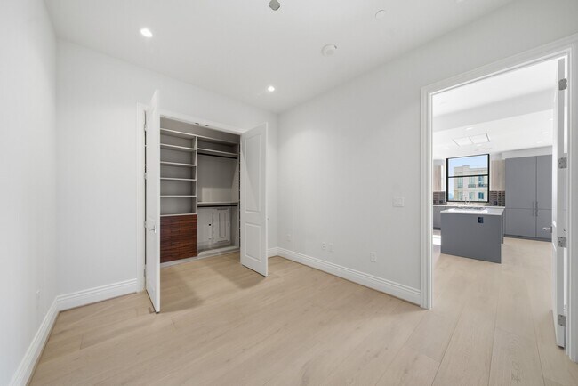 Building Photo - 2323 San Felipe St