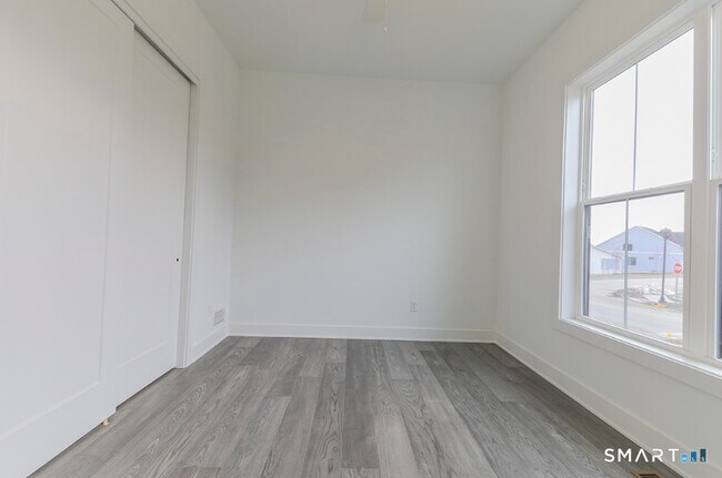 Building Photo - 35 Lookout Rdg