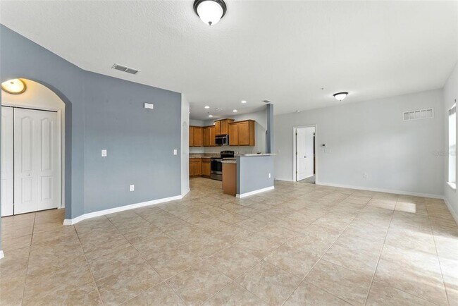 Building Photo - 6524 S Goldenrod Rd