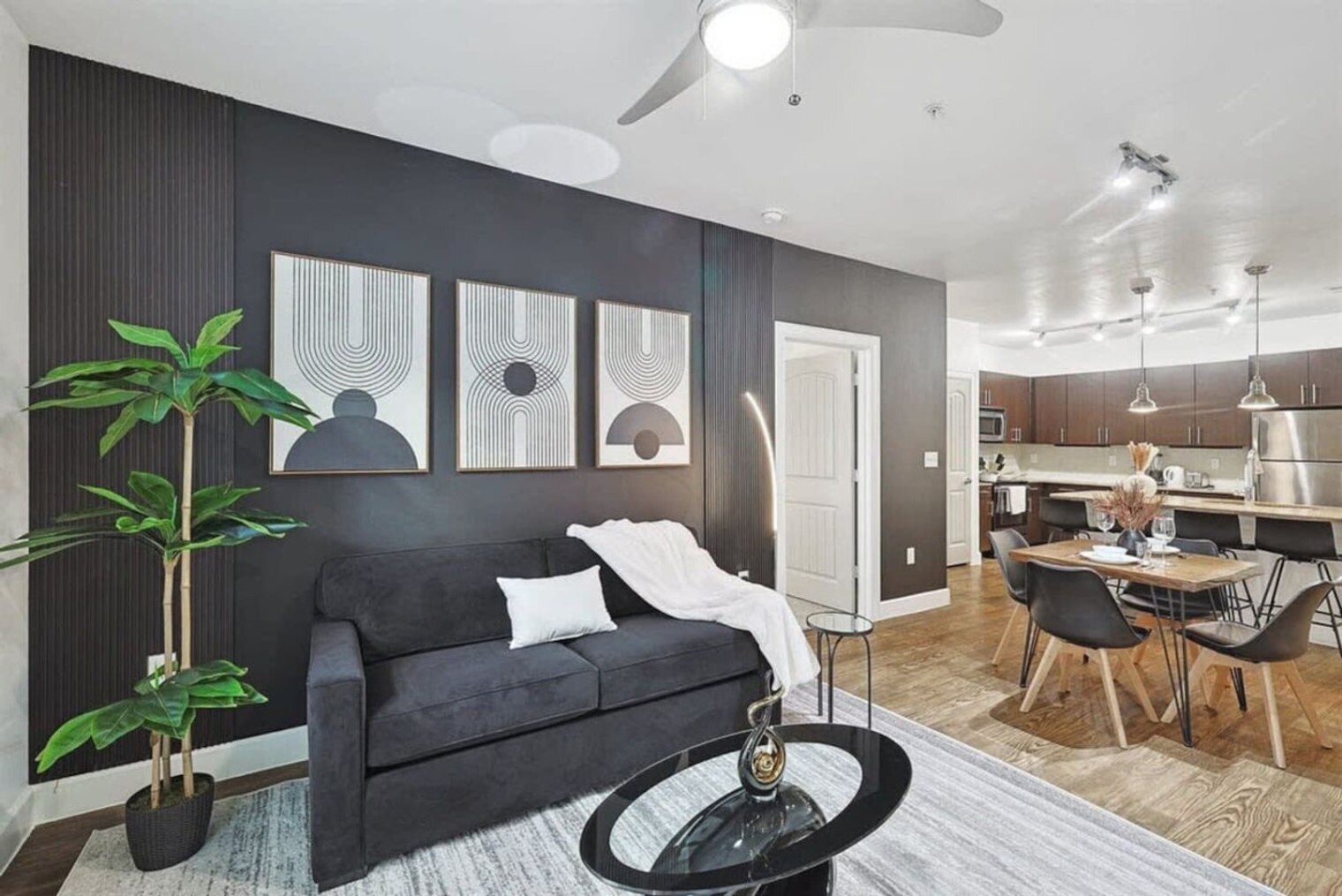 Building Photo - 5445 Town and Country Blvd