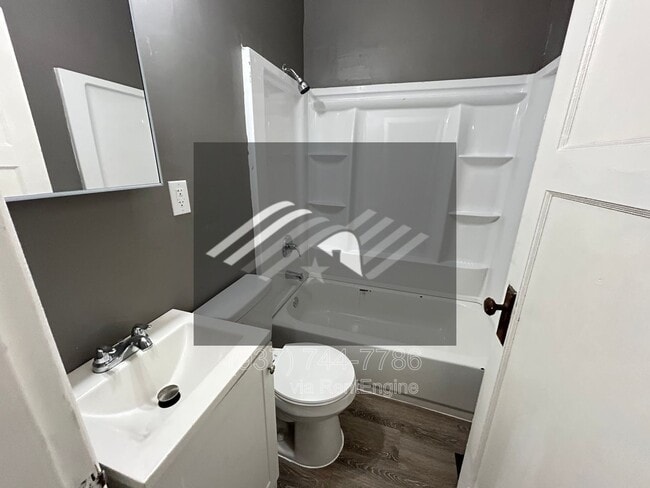 Building Photo - 314 Lorenz Ave