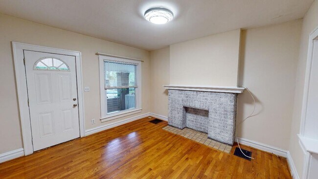 Building Photo - 176 E Tompkins St
