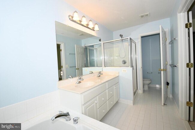 Building Photo - 13955 Lullaby Rd