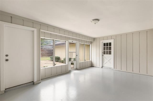 Building Photo - 2825 Knollwood Dr