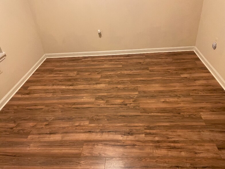 Building Photo - 14307 Newbern Loop