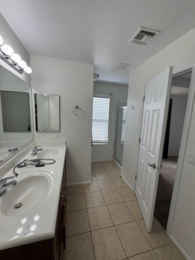 Building Photo - Queen Creek 3br House