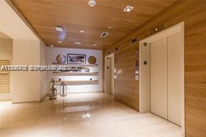 Building Photo - 401 N Birch Rd