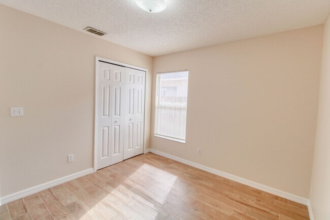 Building Photo - 10538 Sun Villa Blvd - Available December ...