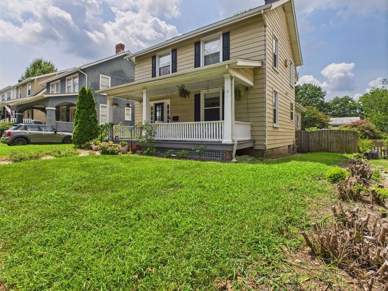 Building Photo - 2714 Griffin Ave