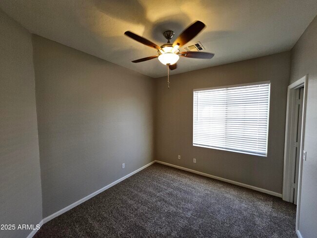 Building Photo - 2065 E Hulet Dr